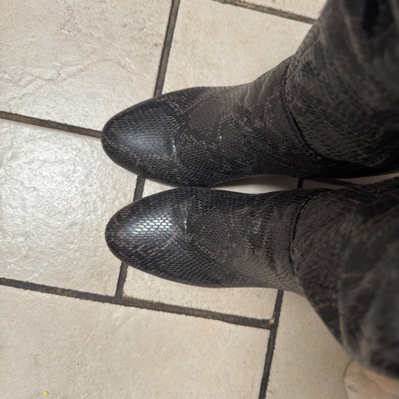 Seven Goals Snakeskin Slouchy Boots Sz 10 - Picture 4 of 6
